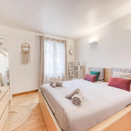 Escapade A - 3 Min De Chantiers ベルサイユ